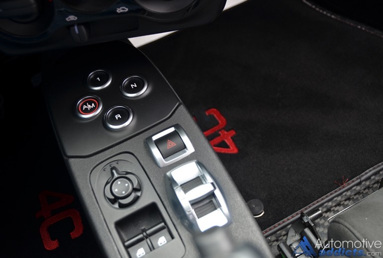 2015-alfa-romeo-4c-transmission-controls