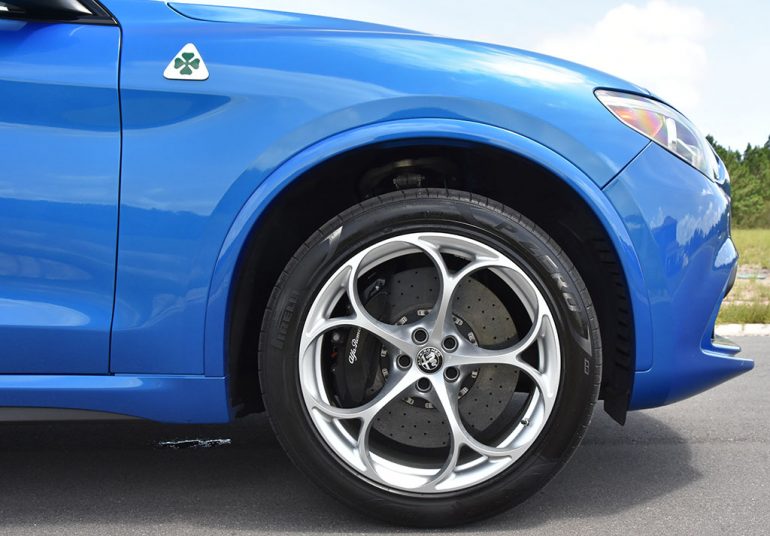 2020 alfa romeo stelvio quadrifoglio carbon ceramic brakes