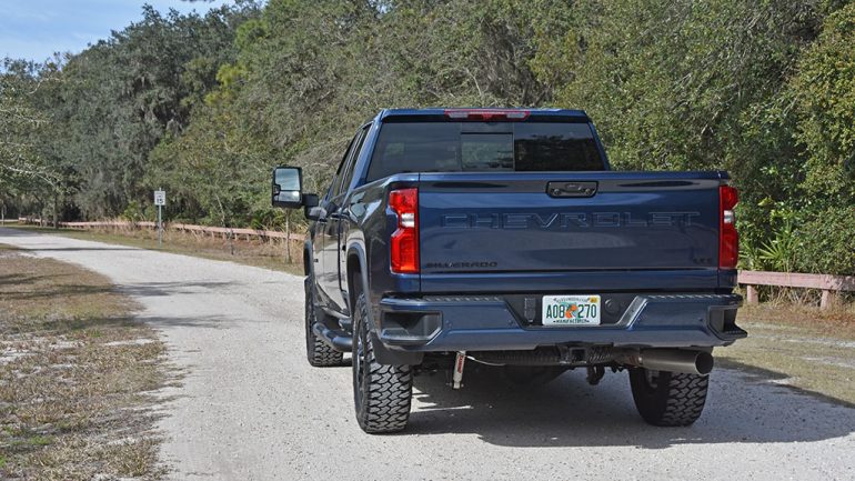 GM Now Recalling 820,000 Pickup Trucks Over Tailgate Issue