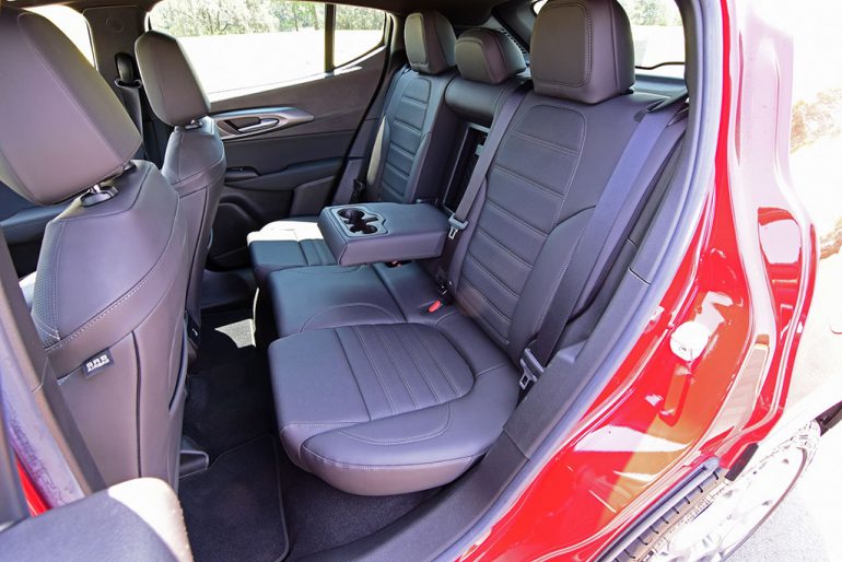 2024 alfa romeo tonale veloce back seats