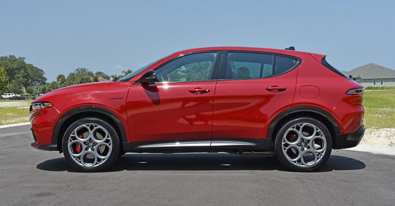 2024 alfa romeo tonale veloce side