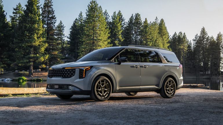 2025 Kia Carnival MPV Gets New Hybrid Powertrain and Higher Pricing