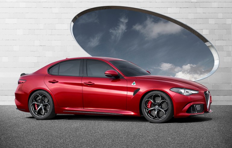 Alfa_Romeo_Giulia_side