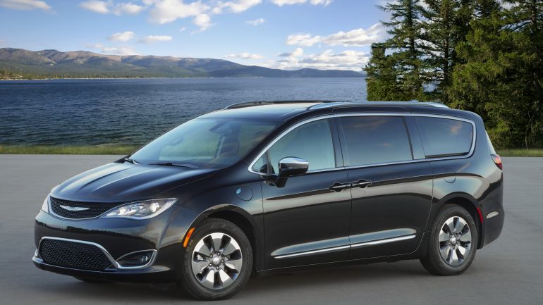 2020 Chrysler Pacifica Hybrid Continues to Impress