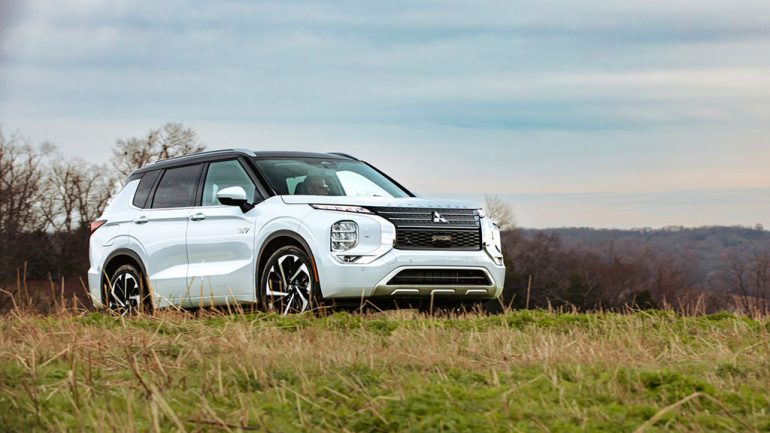 2024 Mitsubishi Outlander Named IIHS Top Safety Pick